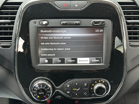 Renault Captur 17 of 28
