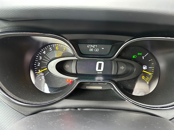 Renault Captur 14 of 28