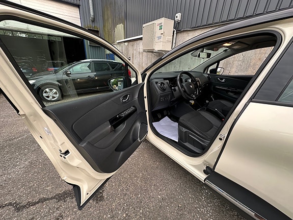 Renault Captur 21 of 28