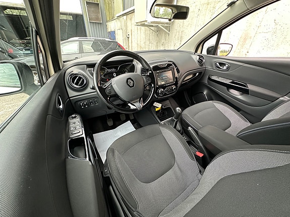 Renault Captur 10 of 28