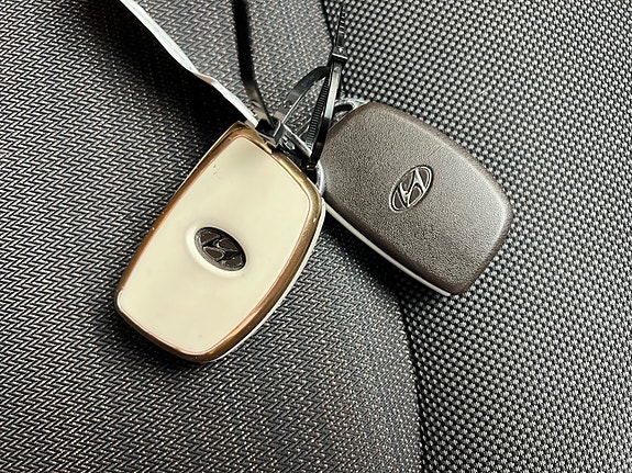 Hyundai IONIQ 25 of 30