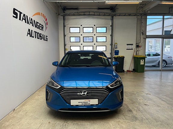 Hyundai IONIQ 3 of 30