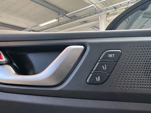 Hyundai IONIQ 19 of 30