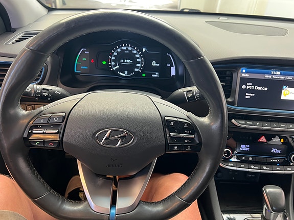 Hyundai IONIQ 16 of 30