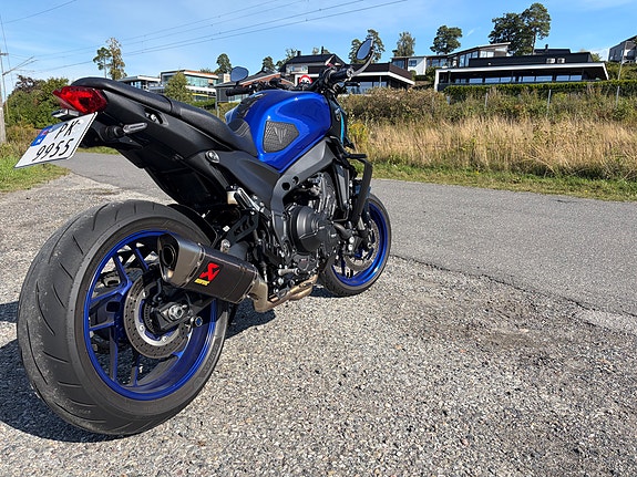 Yamaha MT-09 4 of 10