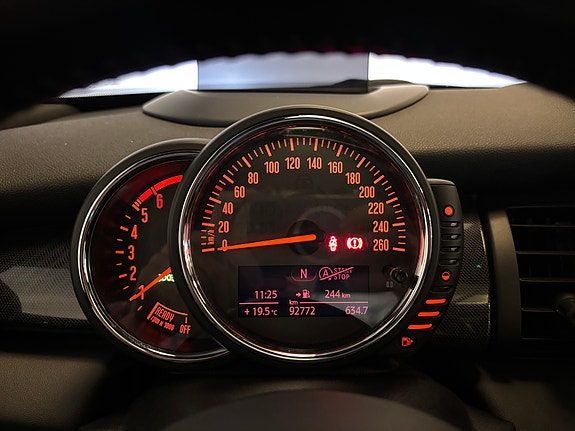 MINI Cooper 14 of 29