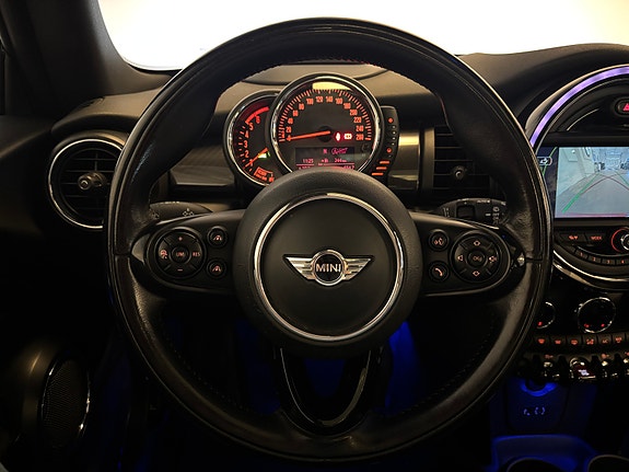 MINI Cooper 11 of 29