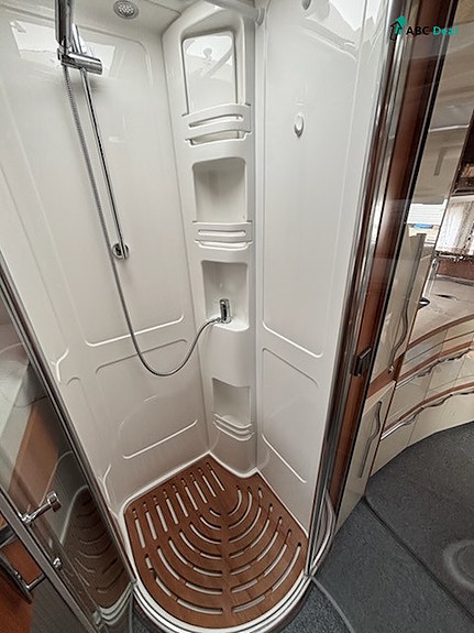 Hymer B 778 SL | 3.0 180hk | Enk sngr+Senkes.| Alde | Solcelle | Stekovn | TV | S.stativ | Skinn | V.hjul | 15 of 17