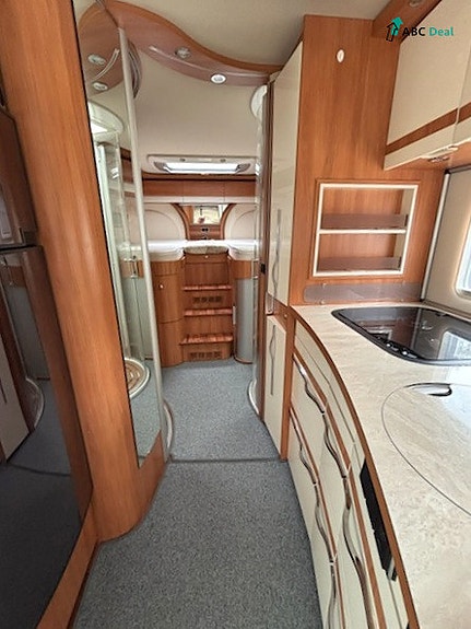 Hymer B 778 SL | 3.0 180hk | Enk sngr+Senkes.| Alde | Solcelle | Stekovn | TV | S.stativ | Skinn | V.hjul | 11 of 17