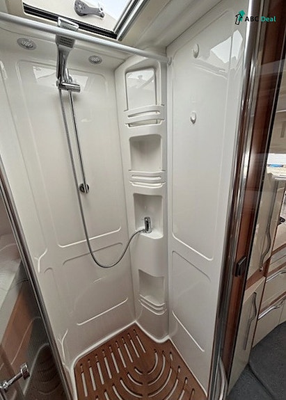 Hymer B 778 SL | 3.0 180hk | Enk sngr+Senkes.| Alde | Solcelle | Stekovn | TV | S.stativ | Skinn | V.hjul | 16 of 17