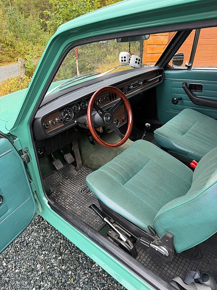 Volvo 142 17 of 30