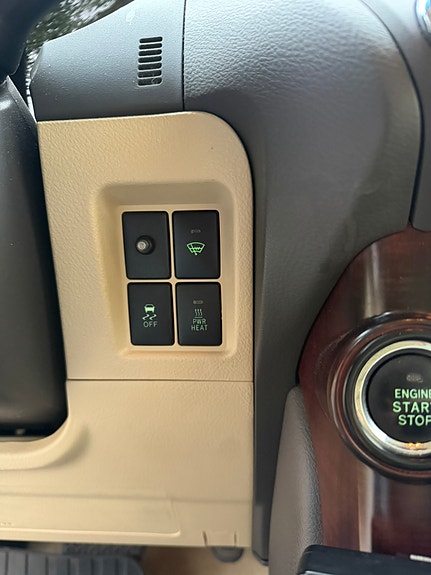 Toyota Land Cruiser 7 of 11
