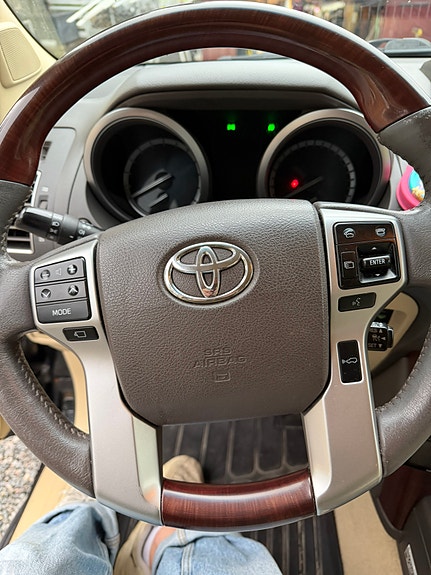 Toyota Land Cruiser 5 of 11