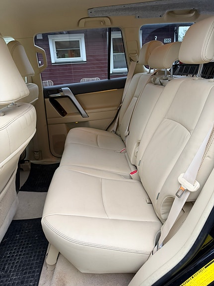 Toyota Land Cruiser 9 of 11