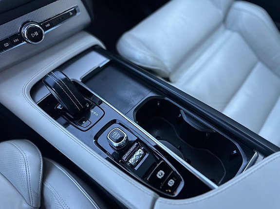 Volvo XC90 22 of 30