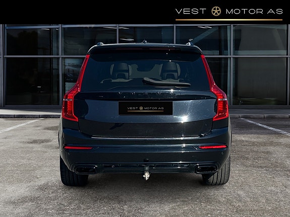 Volvo XC90 7 of 30