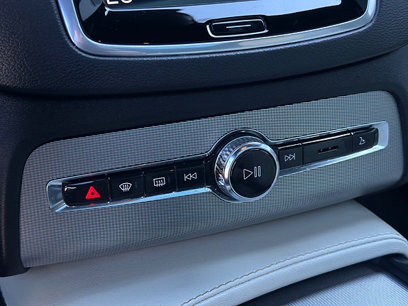 Volvo XC90 25 of 30
