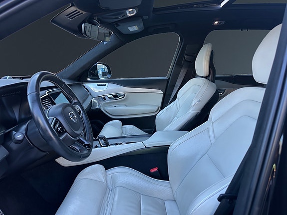 Volvo XC90 9 of 30