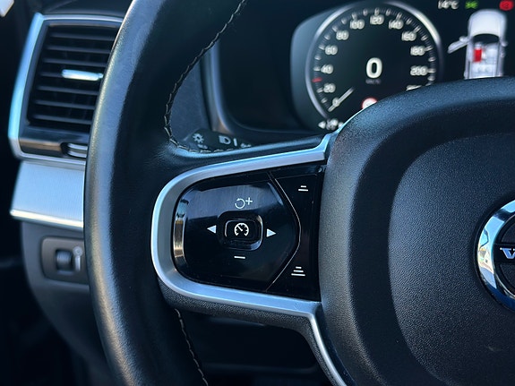 Volvo XC90 28 of 30