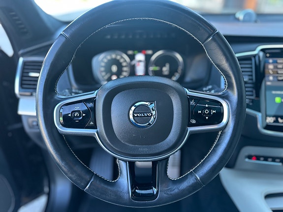 Volvo XC90 27 of 30