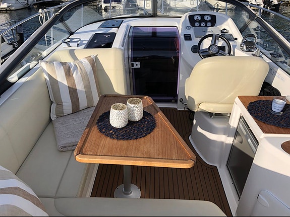 Bavaria Sport 29 2015 | 3 thrustere | Forlenget badeplattform | lav gangtid 18 of 30