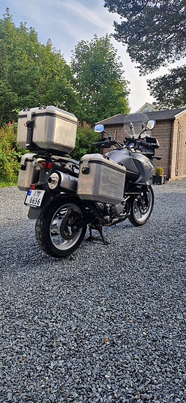 Suzuki DL 650 V-Strom 3 of 17