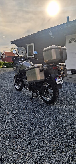 Suzuki DL 650 V-Strom 4 of 17