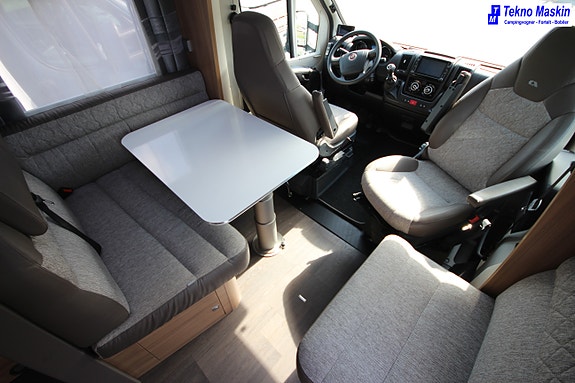 Adria Coral S 670C 6 of 21