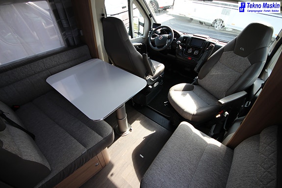 Adria Coral S 670C 4 of 21