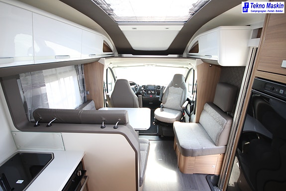 Adria Coral S 670C 16 of 21
