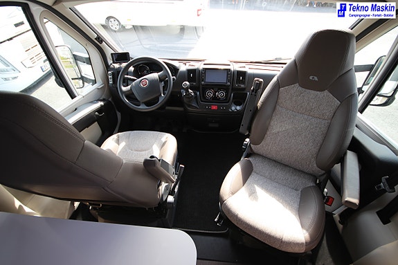 Adria Coral S 670C 5 of 21