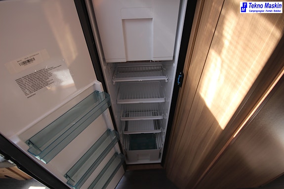 Adria Coral S 670C 9 of 21