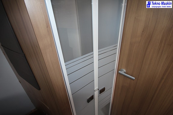 Adria Coral S 670C 13 of 21