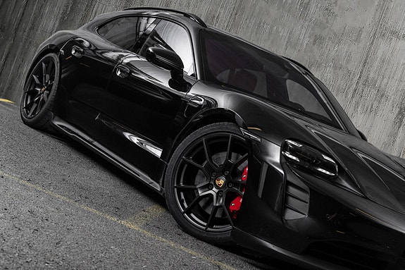Porsche Taycan GTS 9 of 30