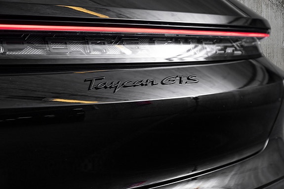 Porsche Taycan GTS 8 of 30