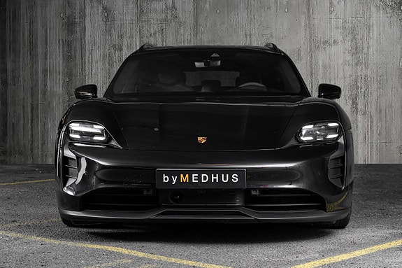 Porsche Taycan GTS 11 of 30