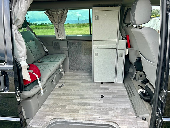 Volkswagen Multivan 19 of 30