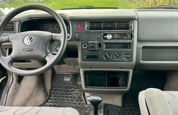 Volkswagen Multivan 11 of 30