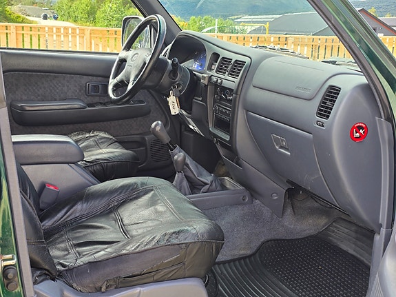 Toyota HiLux 12 of 25