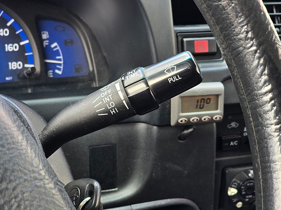 Toyota HiLux 16 of 25