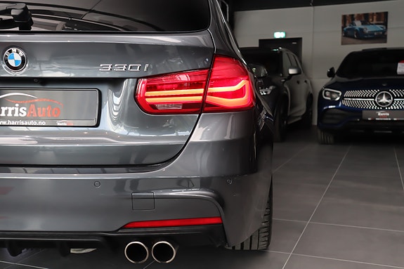 BMW 330i 14 of 30