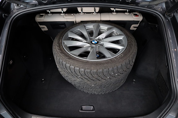 BMW 330i 16 of 30