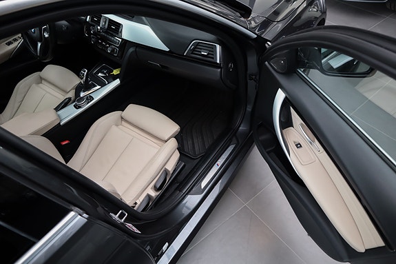 BMW 330i 25 of 30