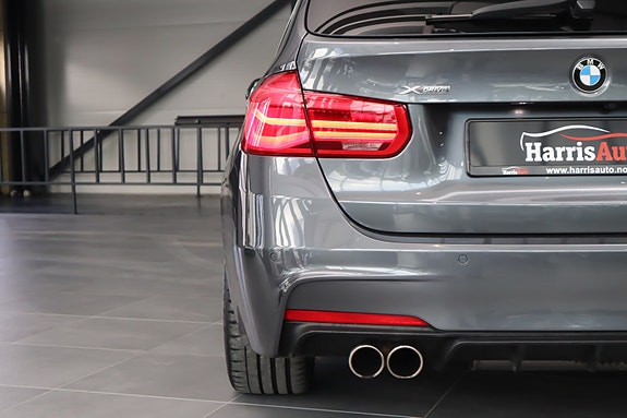 BMW 330i 12 of 30