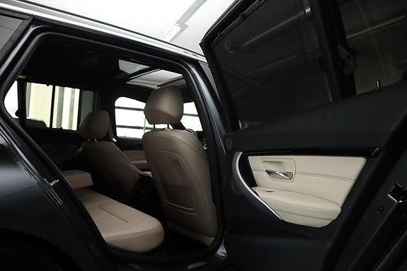 BMW 330i 30 of 30