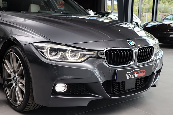 BMW 330i 2 of 30