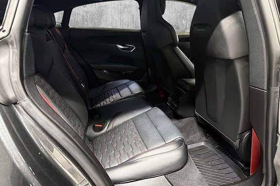 Audi e-tron GT 23 of 23