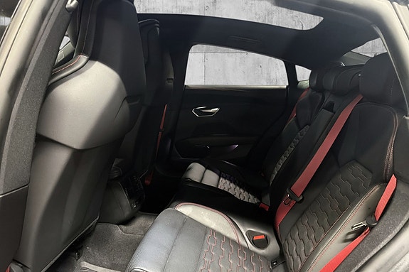 Audi e-tron GT 22 of 23