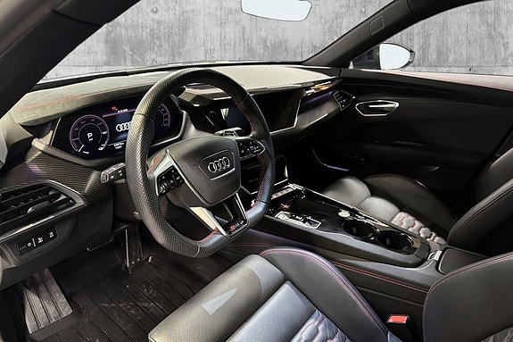Audi e-tron GT 12 of 23