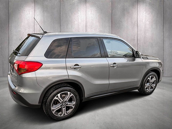 Suzuki Vitara 4 of 12
